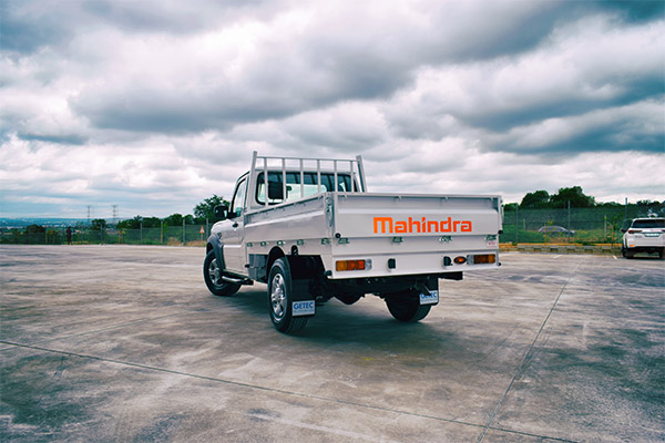 Mahindra Single Cab